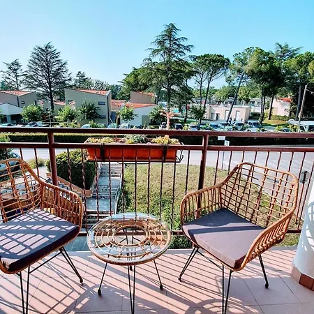Luxury Apartment - Few Minutes From The Sea Porec Exterior photo