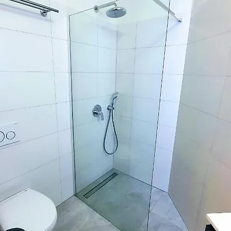 Luxury Apartment - Few Minutes From The Sea Porec Exterior photo
